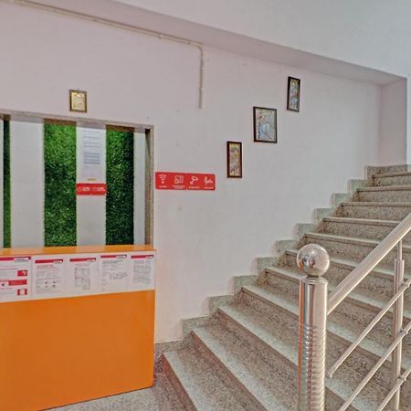 Oyo 81168 Collection O Dwarka Mor New Delhi Extérieur photo